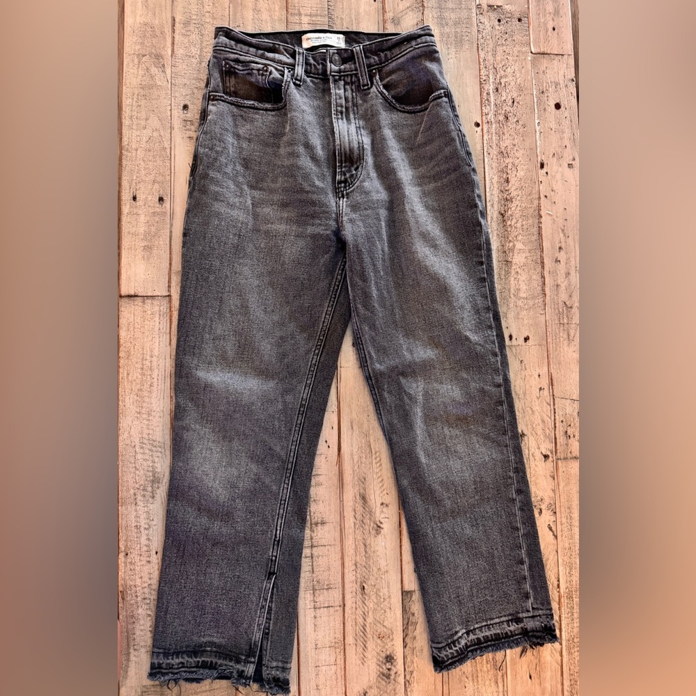 Abercrombie & Fitch Woman’s Ankle Straight Ultra High Rise Curve Love